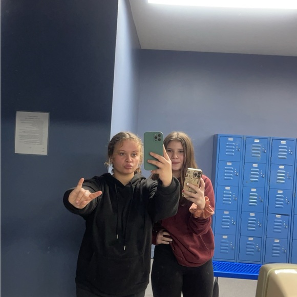 Meet your Posher, Shealynn - Picture 1 of 1